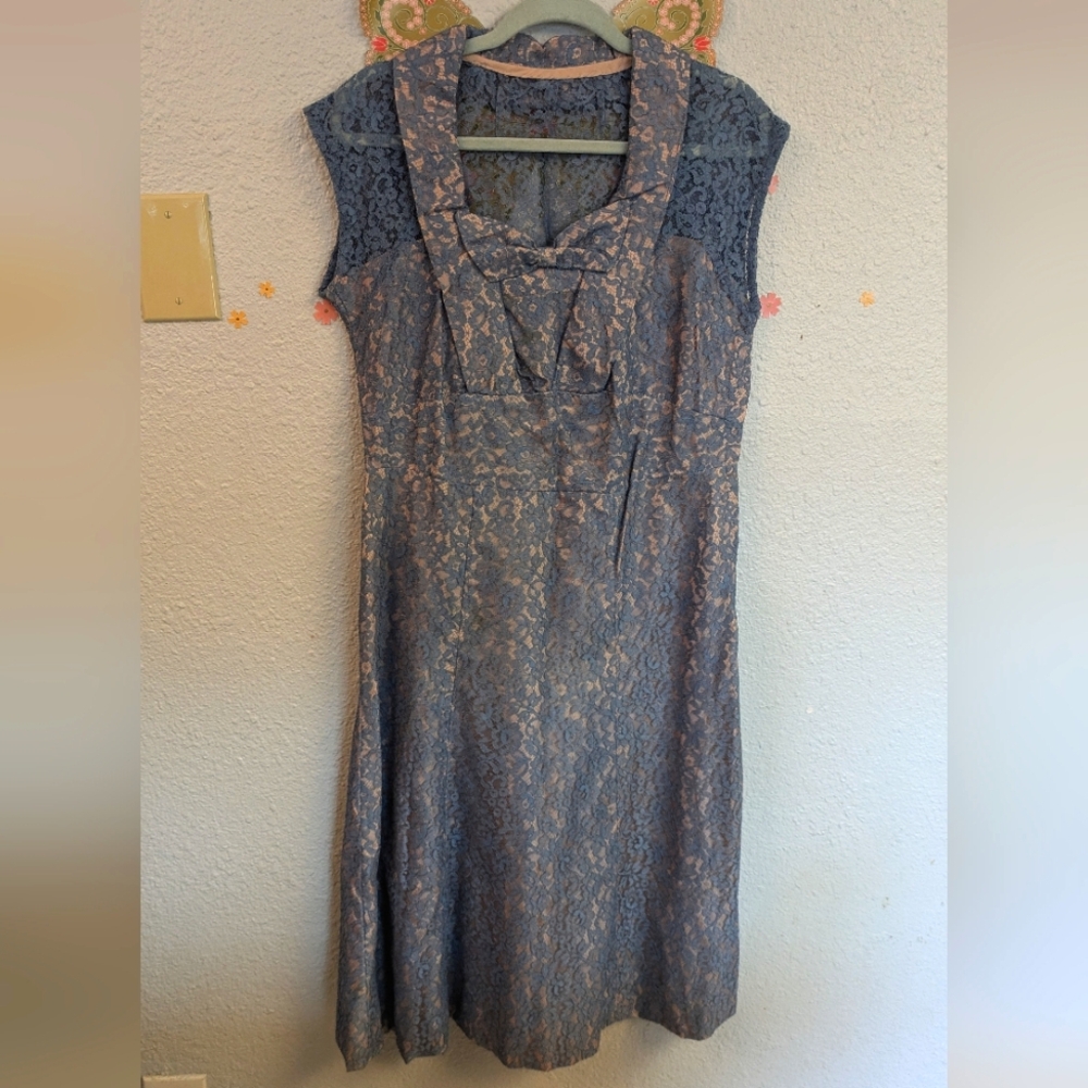 Vintage 1950's Lace Bow Front Midi Dress